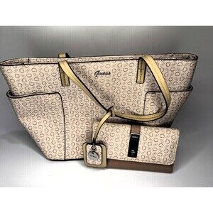 GUESS Set of Crossbody Handbag Purse Shoulder Bag Logo PLUS Wallet Light Pink